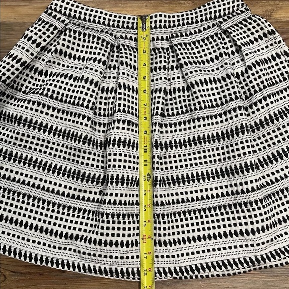 MIAMI White Black Striped Pleated Zip Flare Mini Skirt Women’s Size Large - Picture 7 of 7